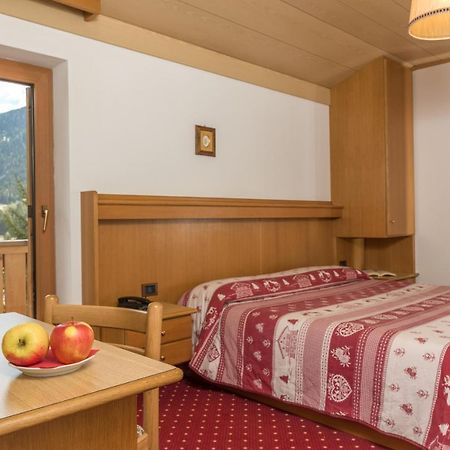 Hotel Garni Lastei Pozza di Fassa Exterior photo