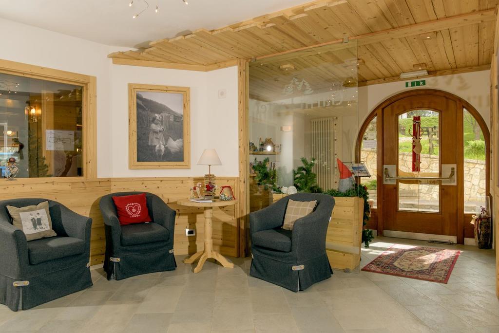Hotel Garni Lastei Pozza di Fassa Exterior photo