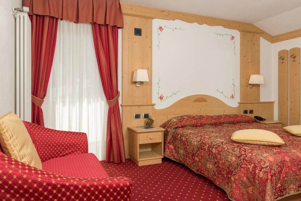 Hotel Garni Lastei Pozza di Fassa Exterior photo