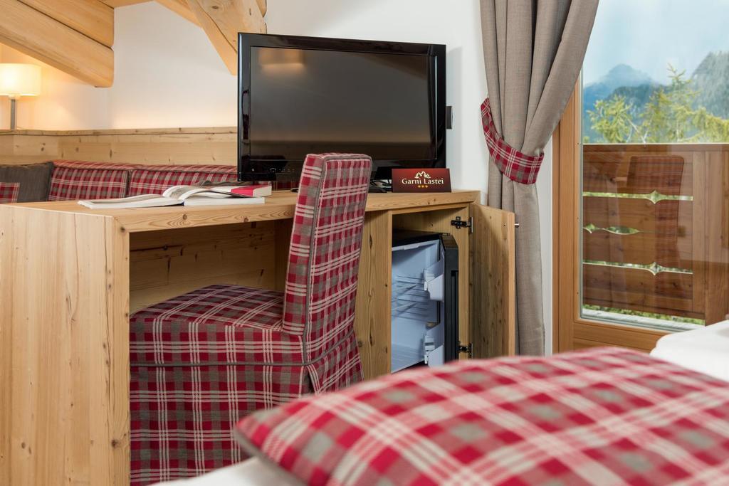 Hotel Garni Lastei Pozza di Fassa Exterior photo